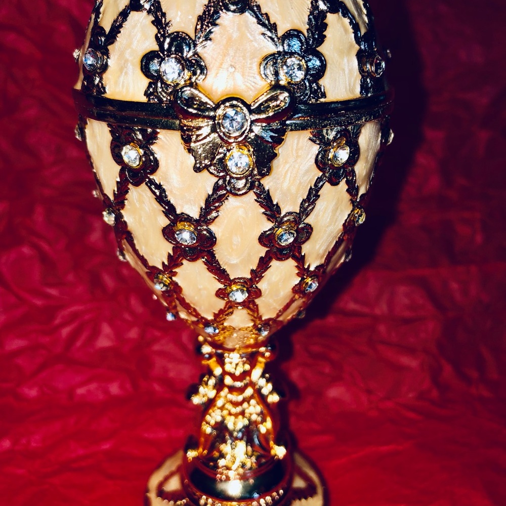 Crystallized Fabrage Egg Ring Box - image 1